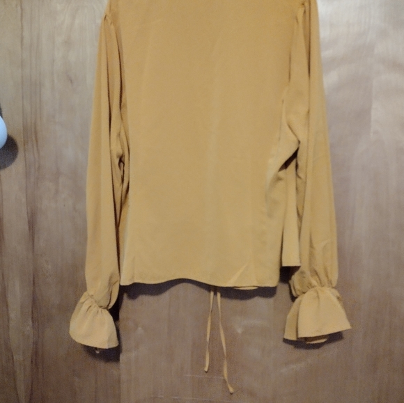 Wrapped blouse - Picture 4 of 13